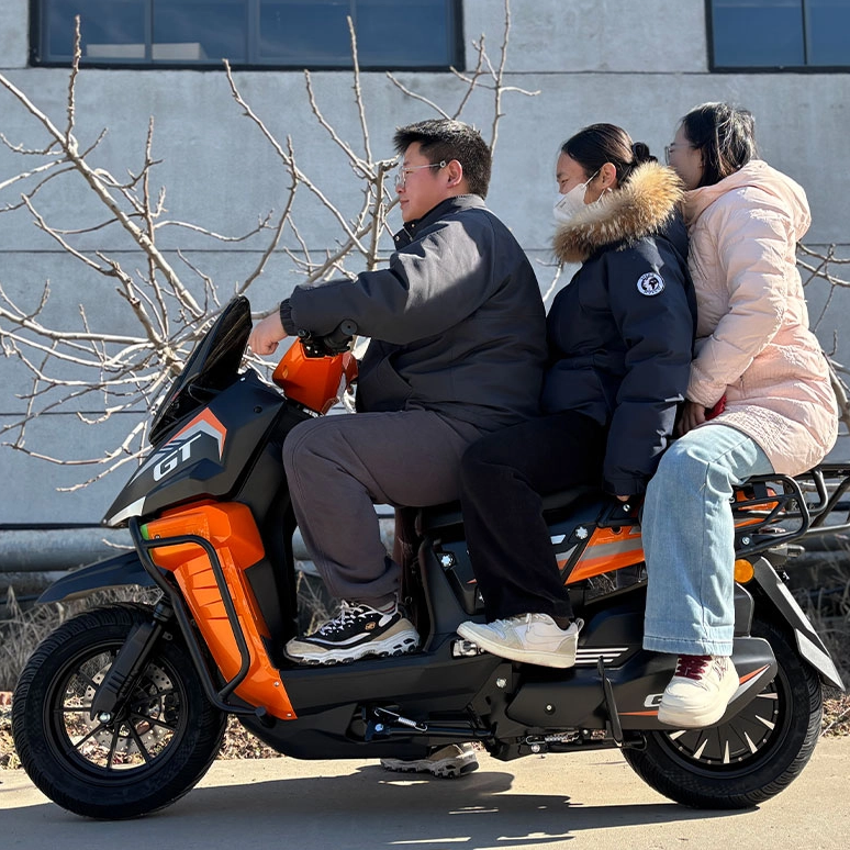 الدراجات النارية الإلكترونية: الرمز الجديد للحرية الحضرية في تايلاند وفيتنام‌